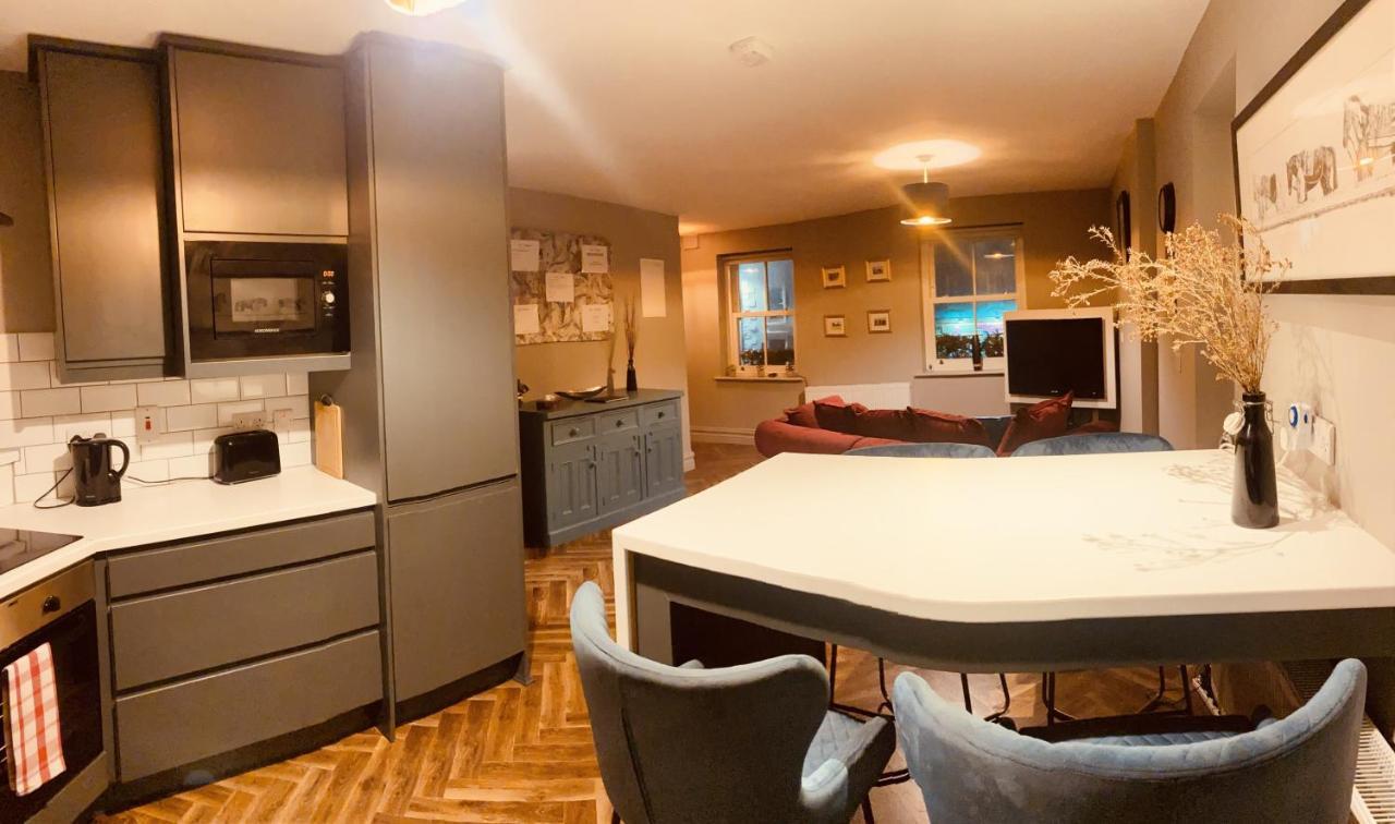 3 Bedroom Luxury Apartment Main Street Cashel  Dış mekan fotoğraf